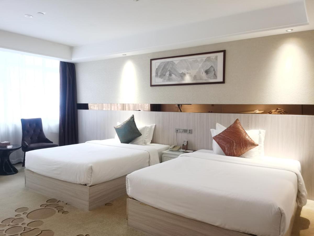Paco Hotel Tianhe Coach Terminal Metro Satation Guangzhou-Free Shuttle Bus For Canton Fair エクステリア 写真